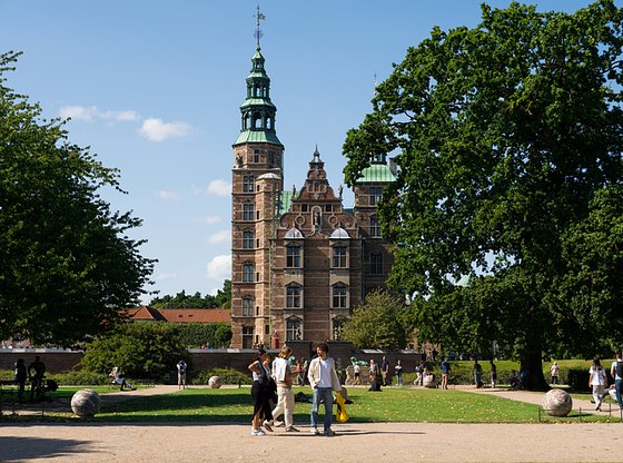 Copenhagen Royals Tour with Rosenborg and Christiansborg Castles