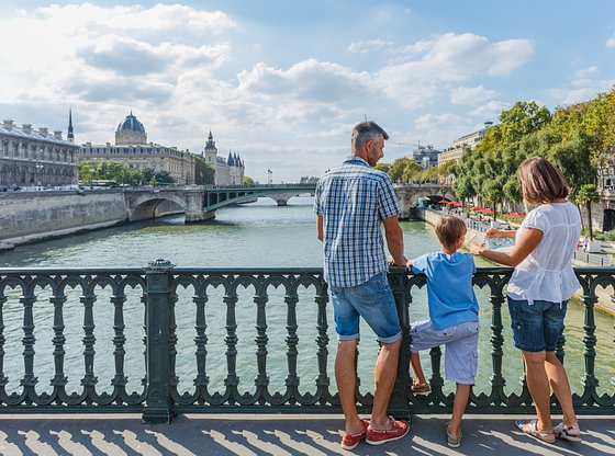 Paris Highlights Tour for Kids: Landmarks & Legends
