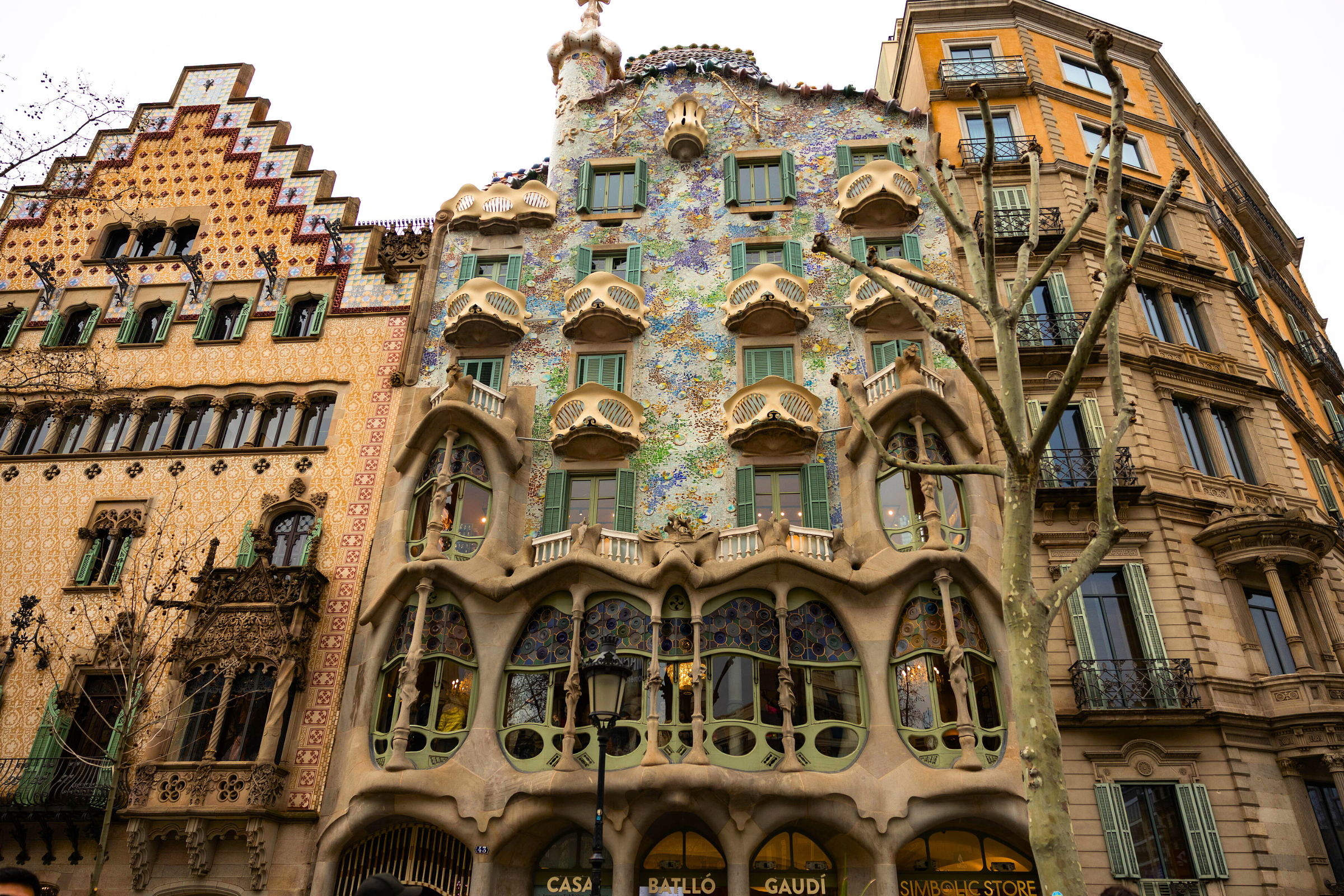 gaudi tour barcelona