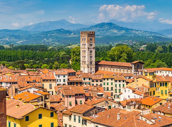 Introduction to Lucca Tour with Guinigi Tower