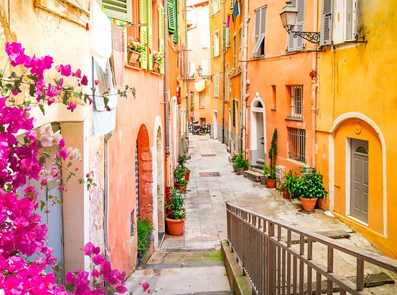 Sites and Insights: An Expert-Led Nice Welcome Tour