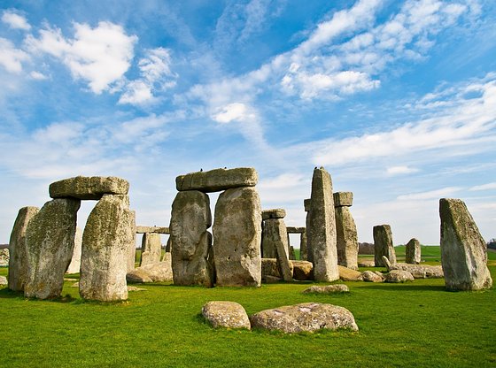 Full-Day Stonehenge and Bath Day Trip from London with Skip-the-Line Tickets
